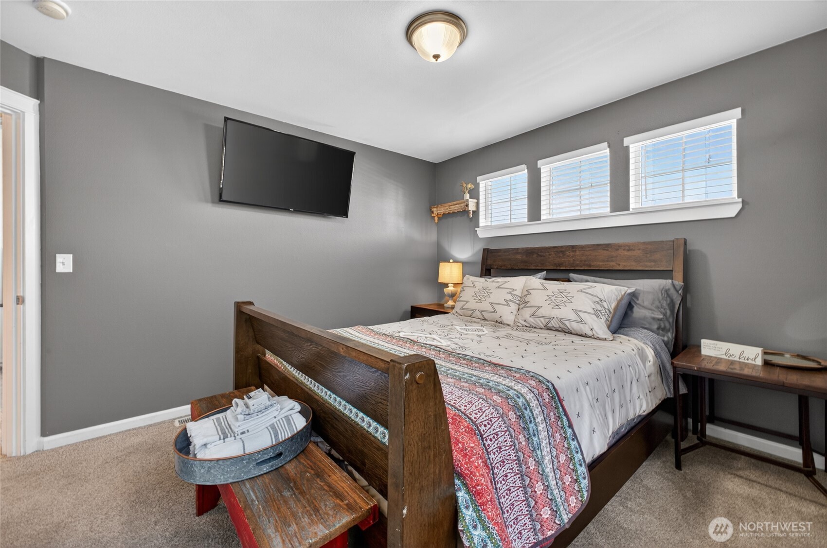 Exceptionally Maintained Home in Morning View Ridge 