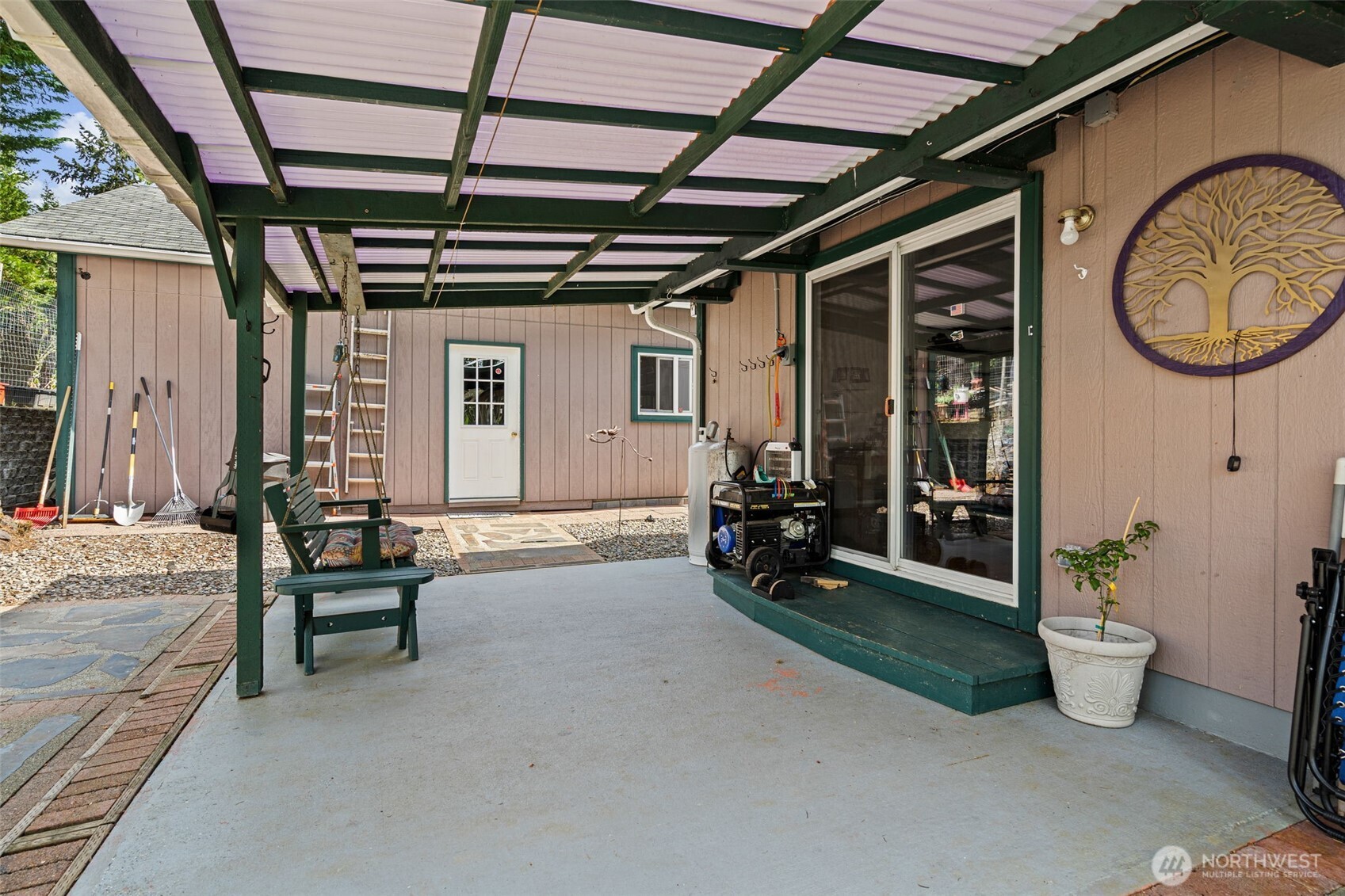 414 Chilvers Rd