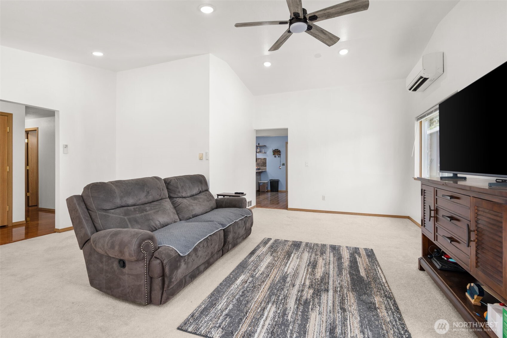 414 Chilvers Rd
