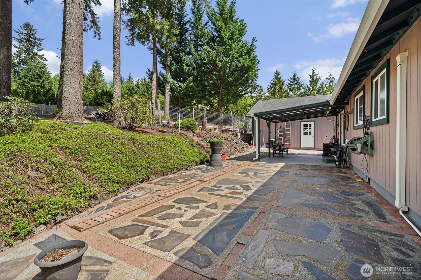 414 Chilvers Rd