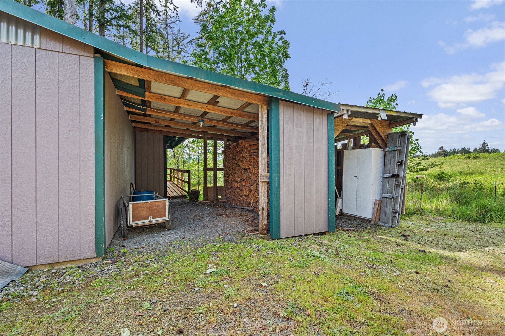 414 Chilvers Rd