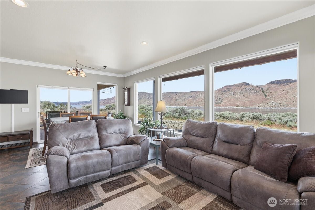4265 Plum Pt. E