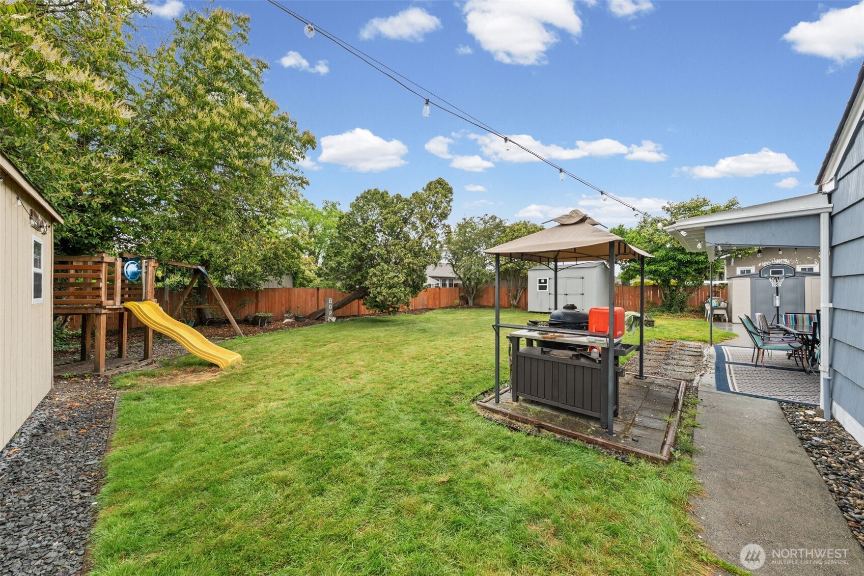 1609 W Pioneer Avenue