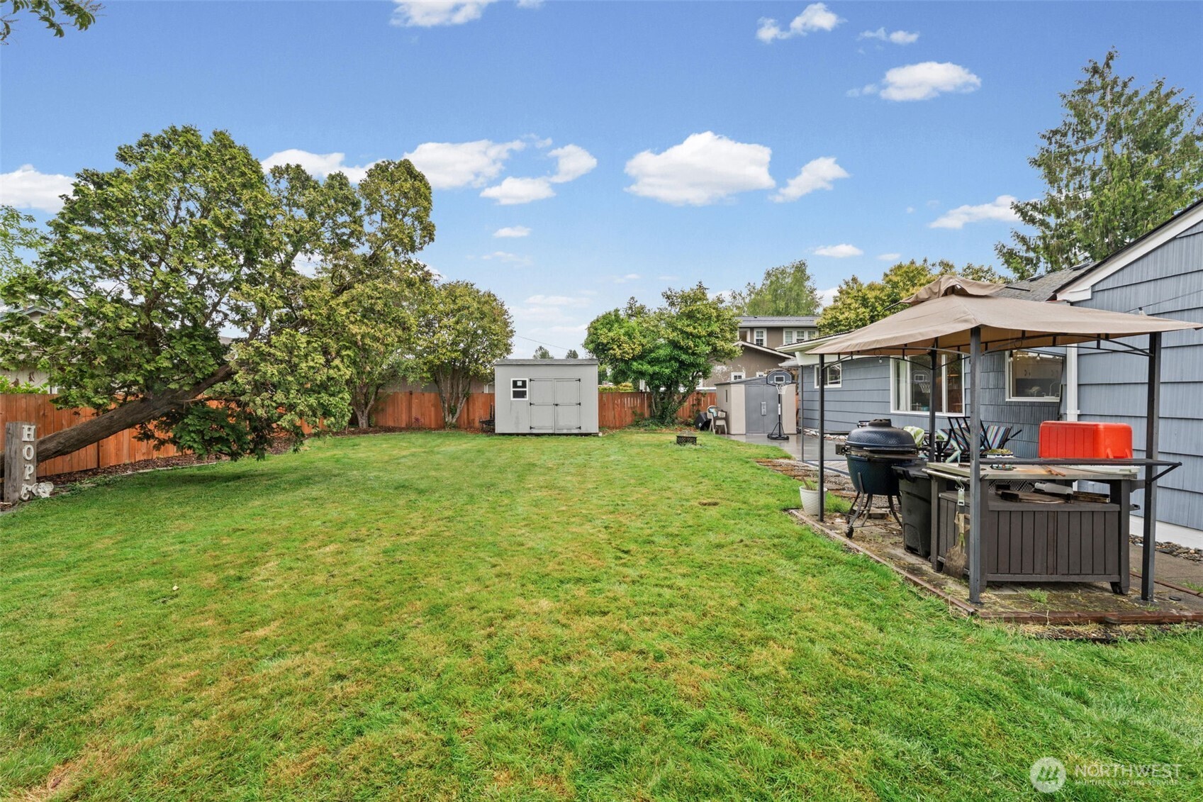 1609 W Pioneer Avenue