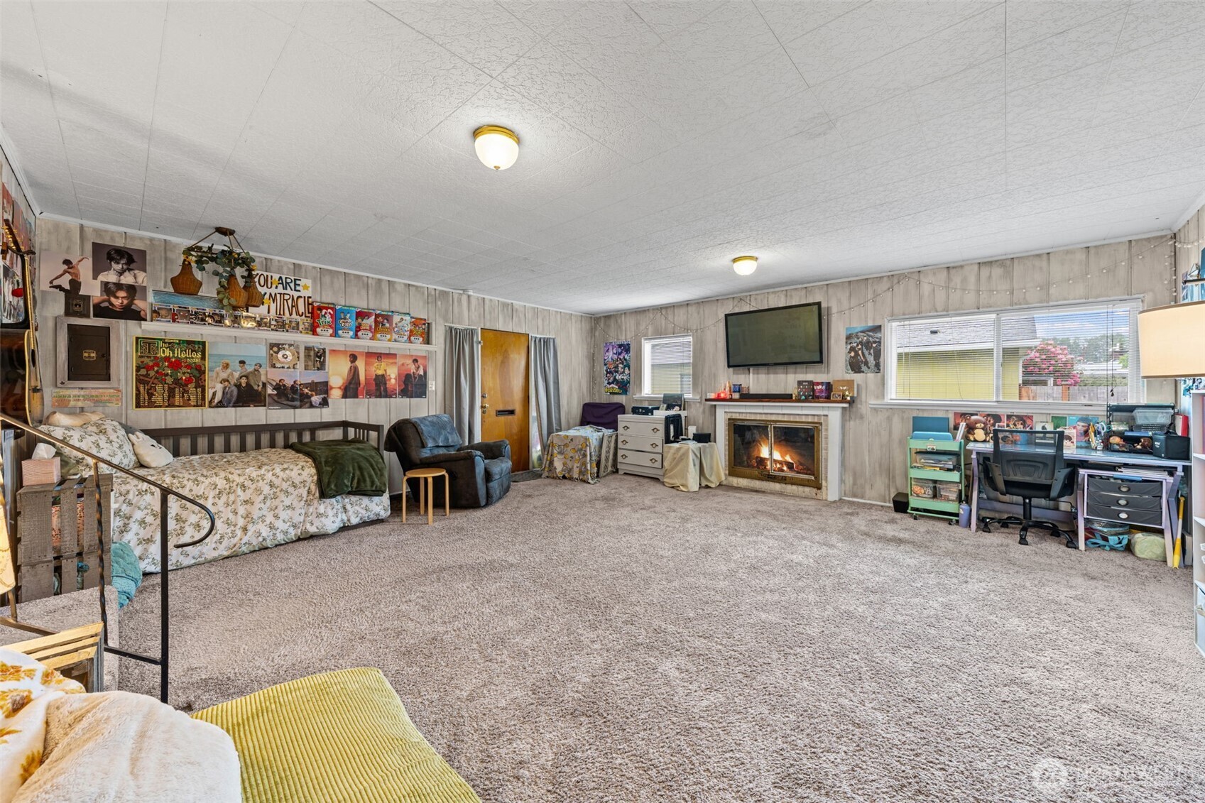 1609 W Pioneer Avenue