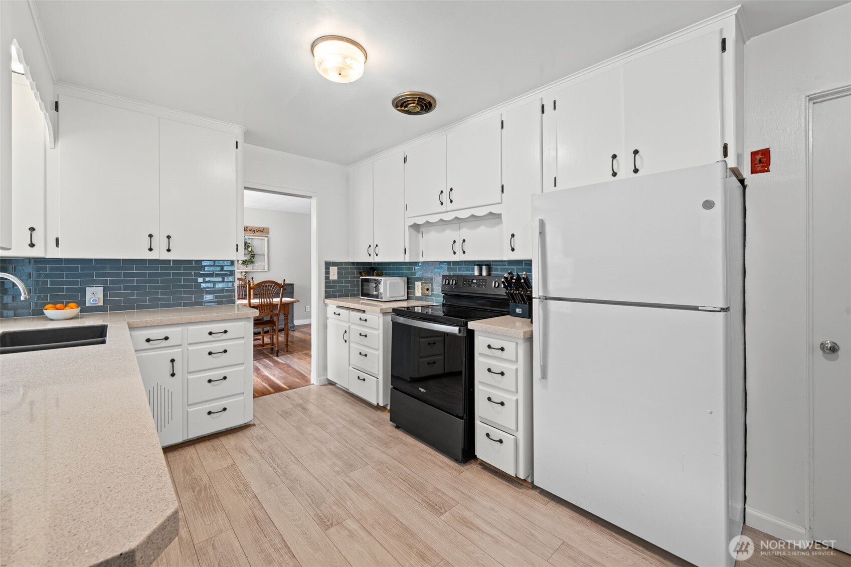 1609 W Pioneer Avenue