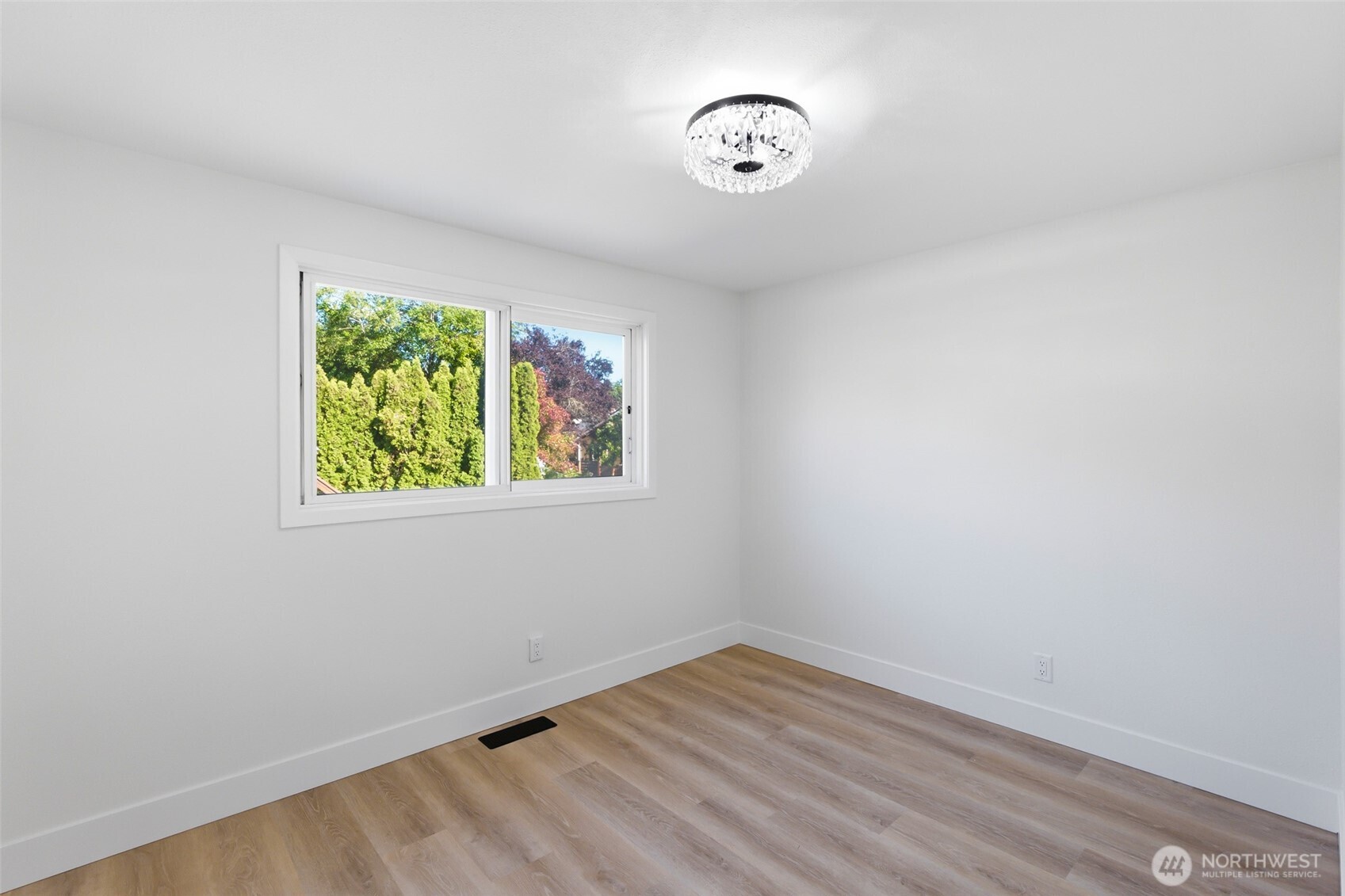 1813 S 244th Place