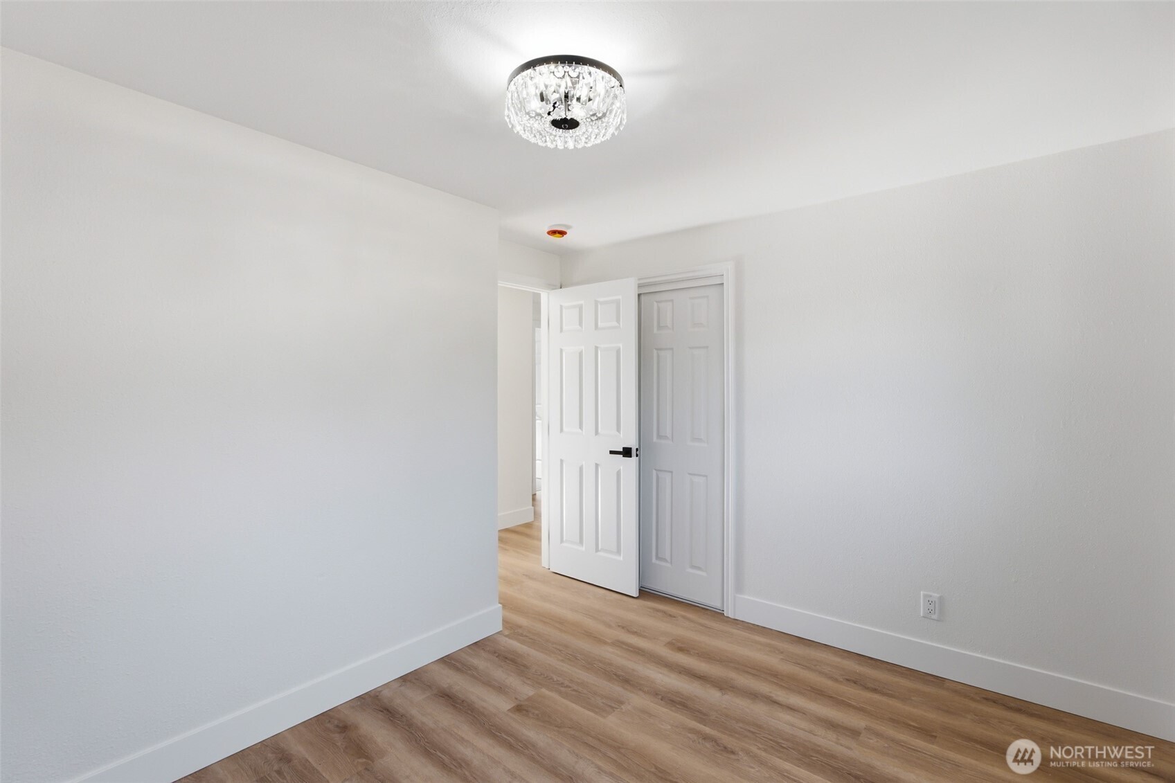 1813 S 244th Place