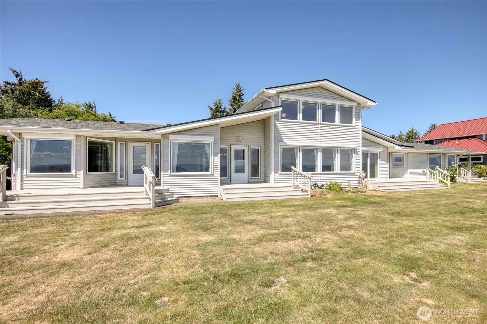 544 Chinook Avenue SE