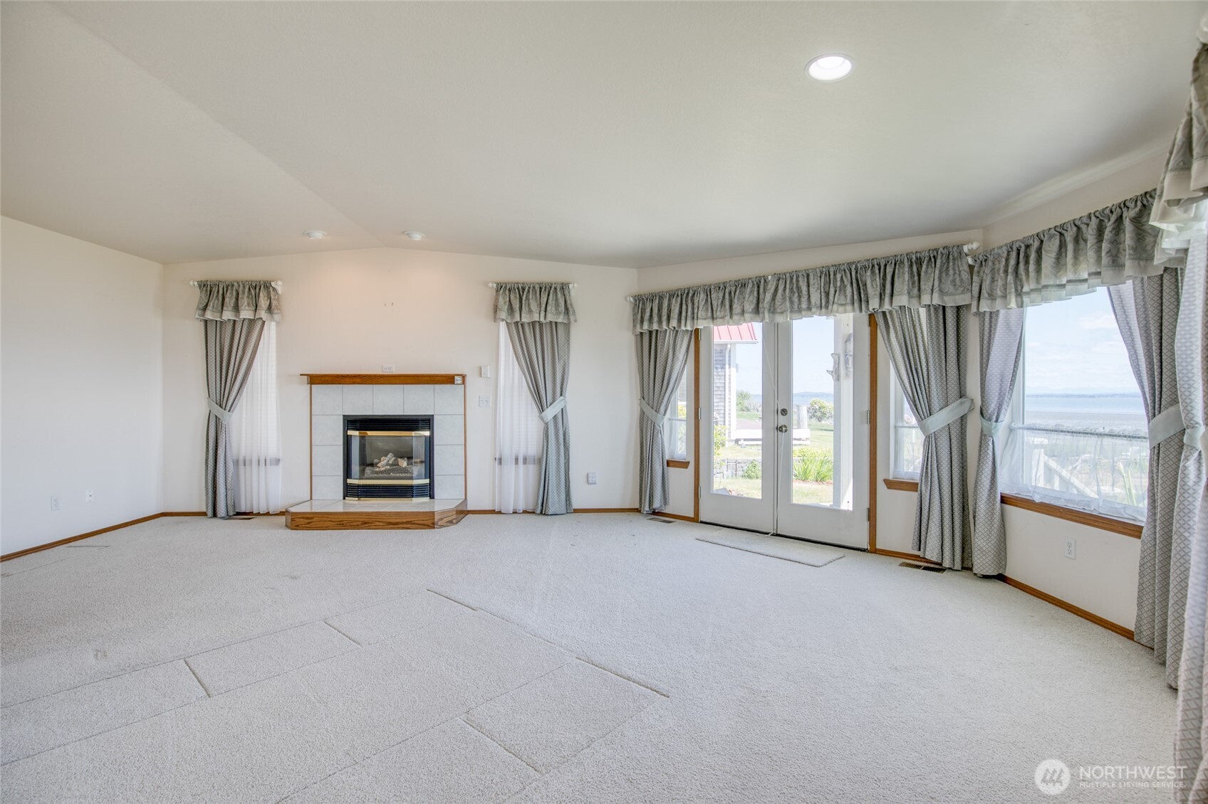544 Chinook Avenue SE
