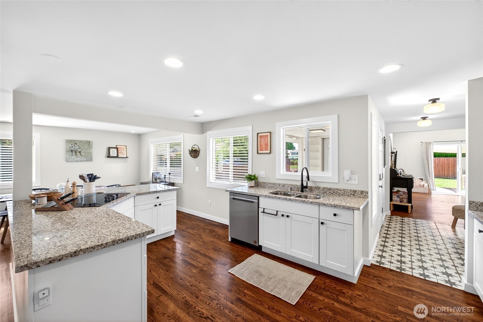 1604 W Pioneer Avenue