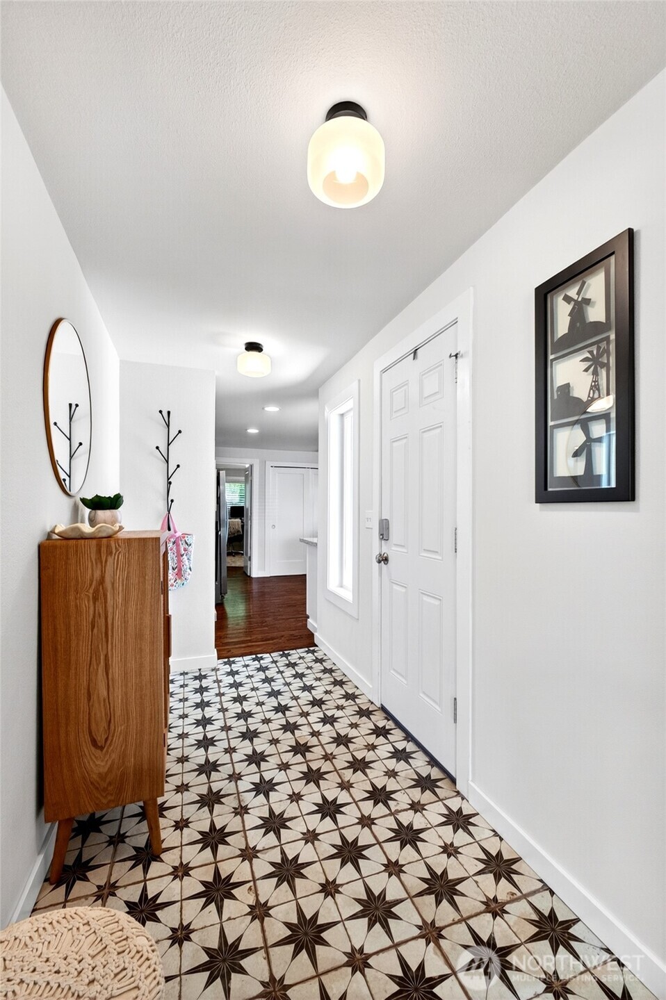 1604 W Pioneer Avenue