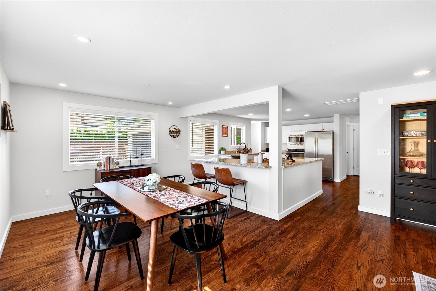 1604 W Pioneer Avenue