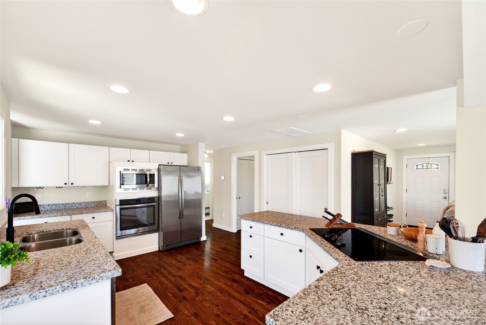 1604 W Pioneer Avenue