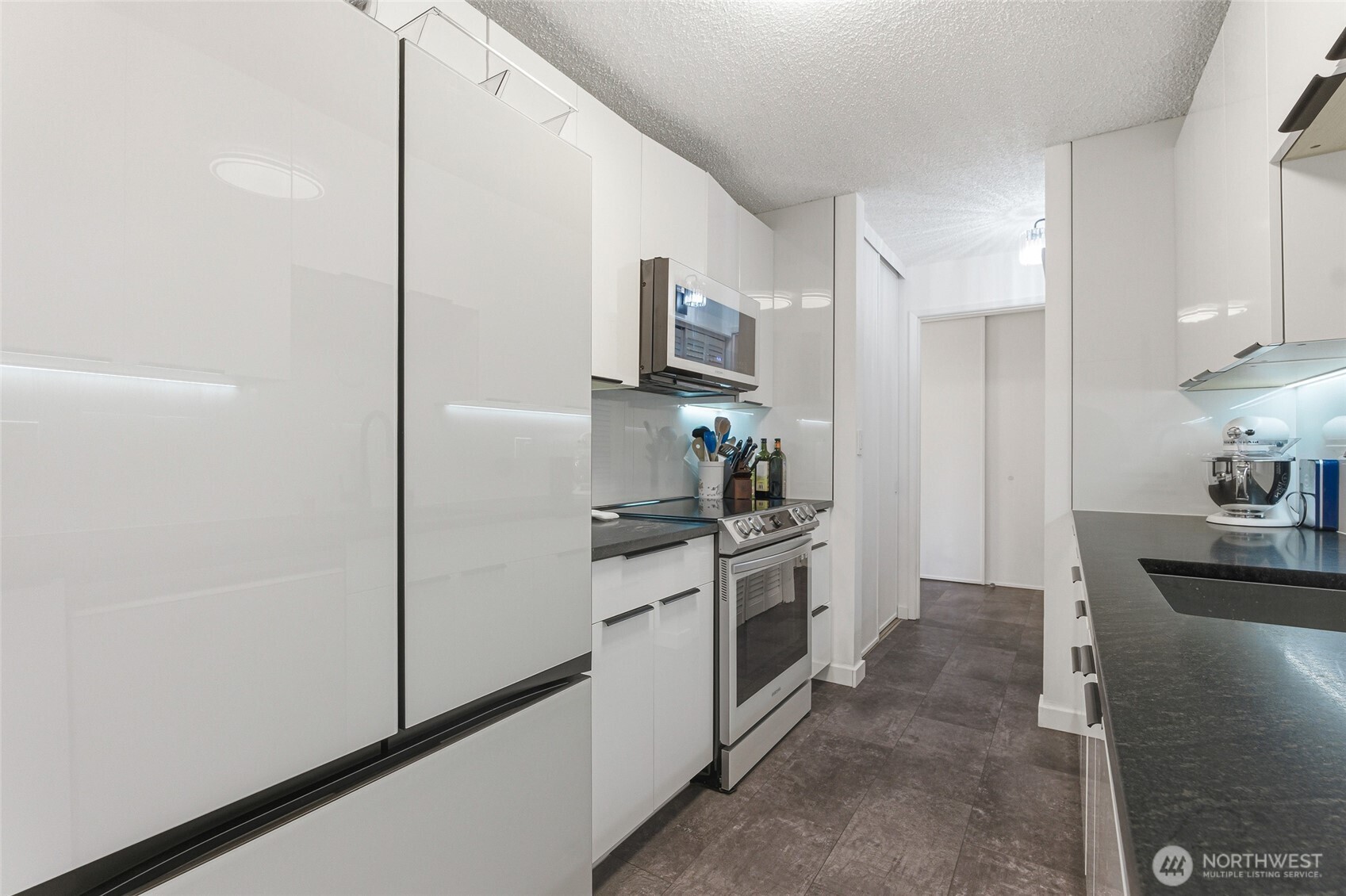 2500 Canterbury Lane E Unit: 204