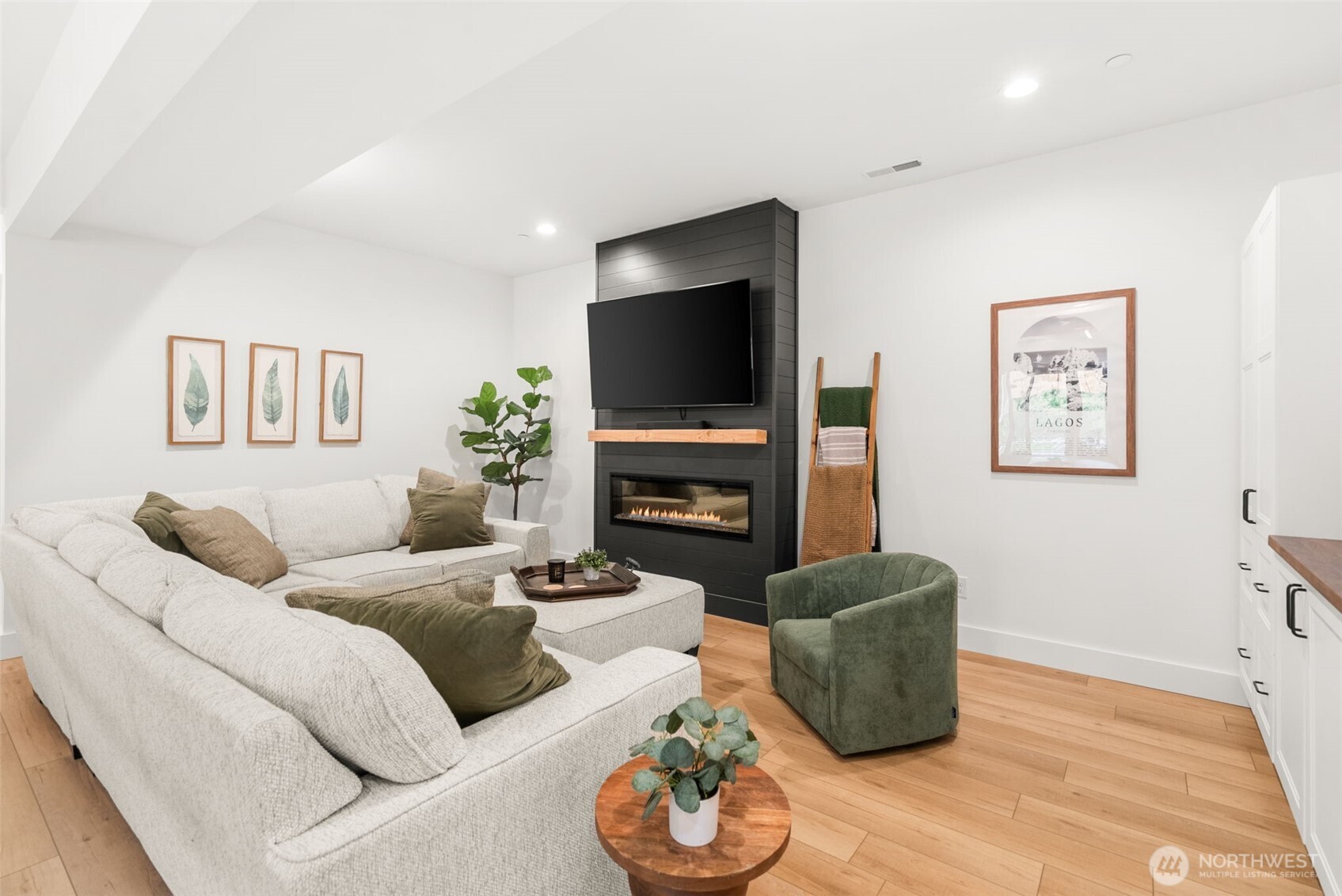 17905 28th Street E