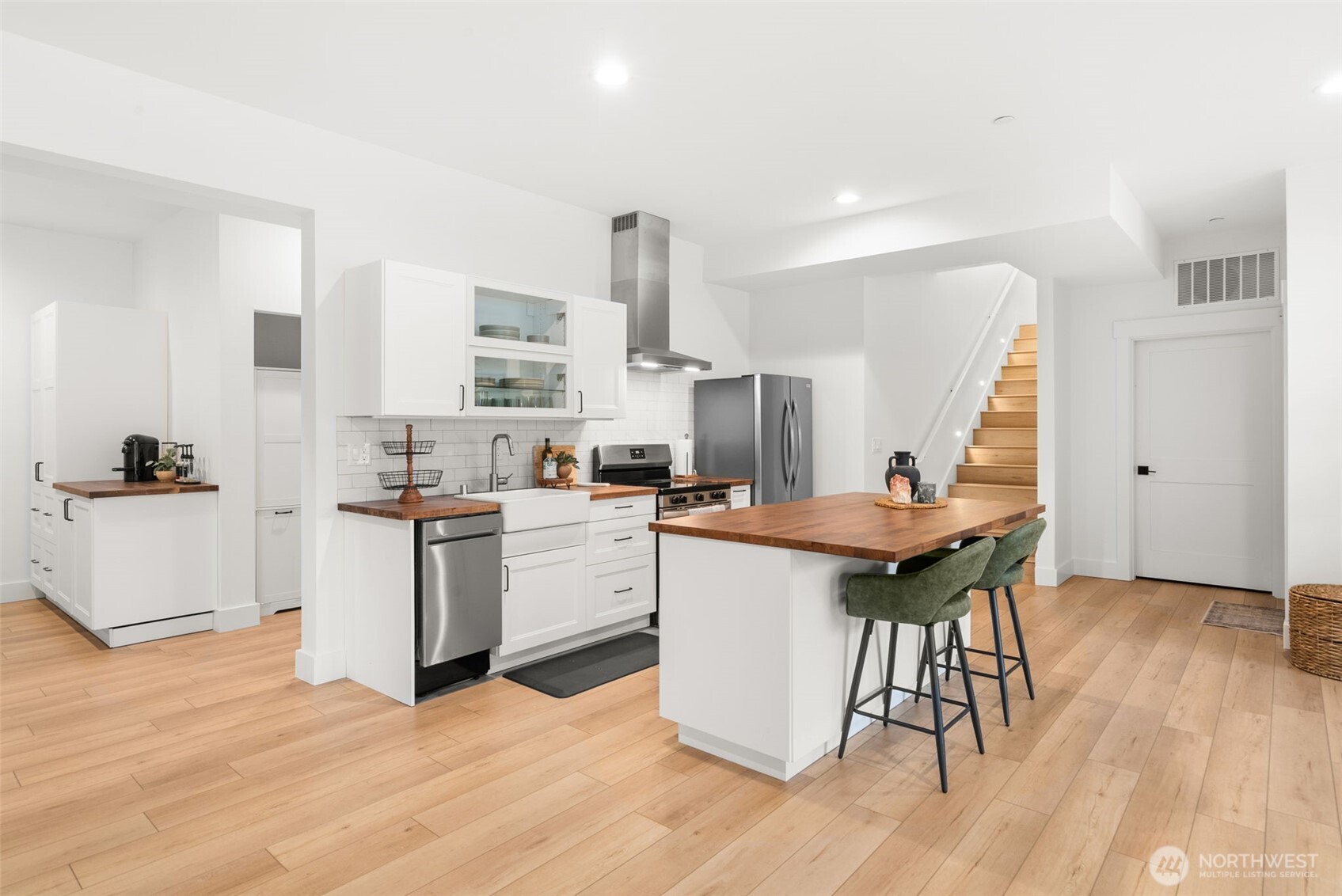 17905 28th Street E
