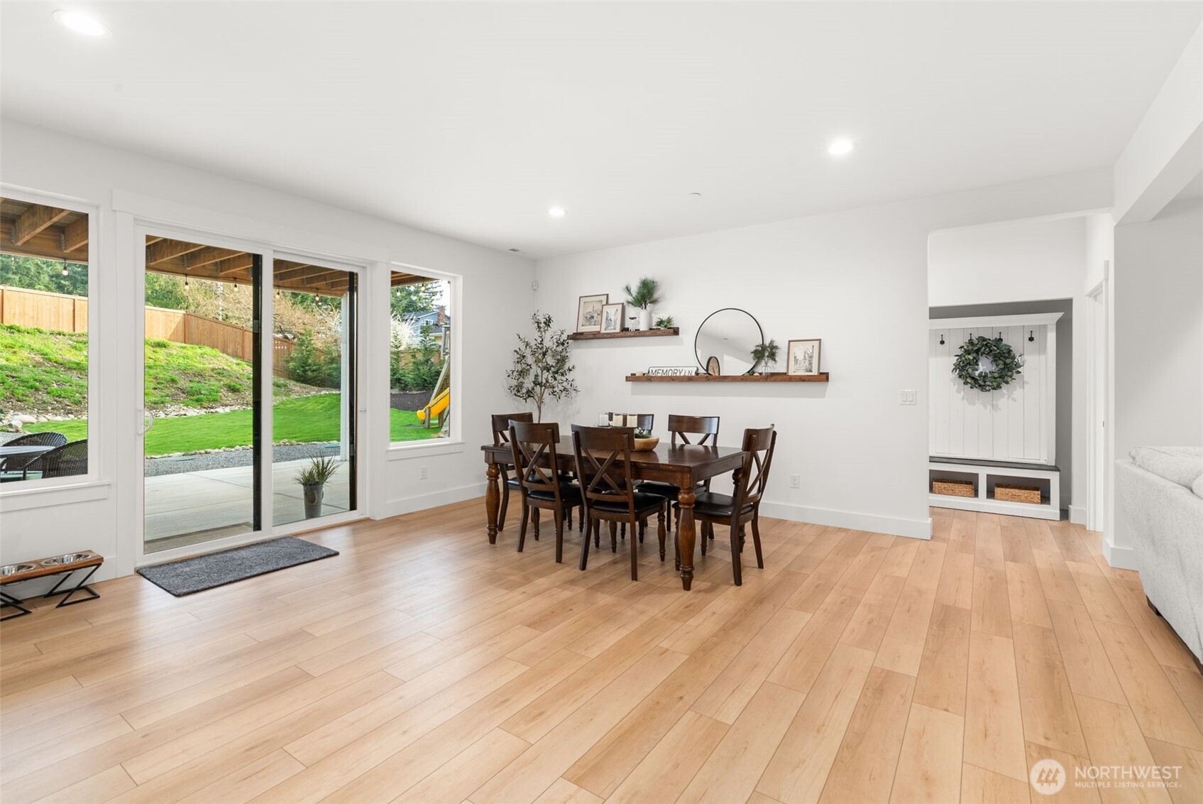 17905 28th Street E