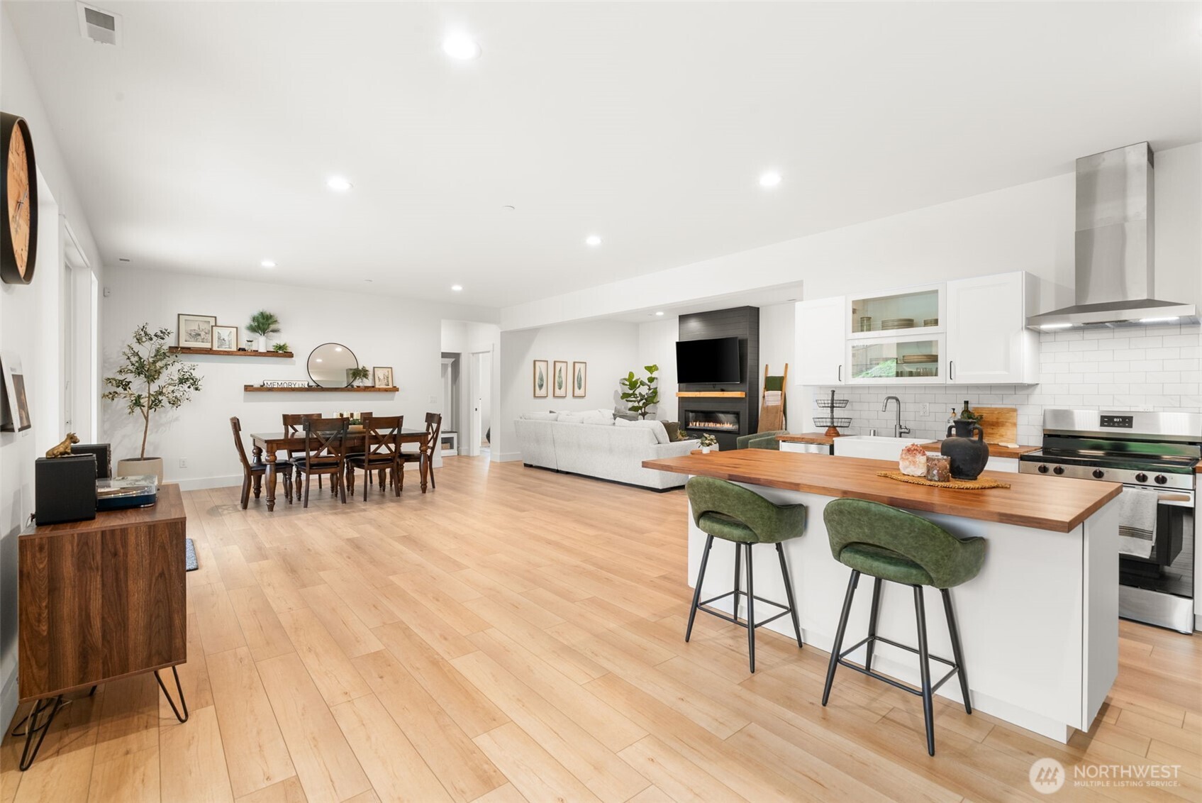 17905 28th Street E