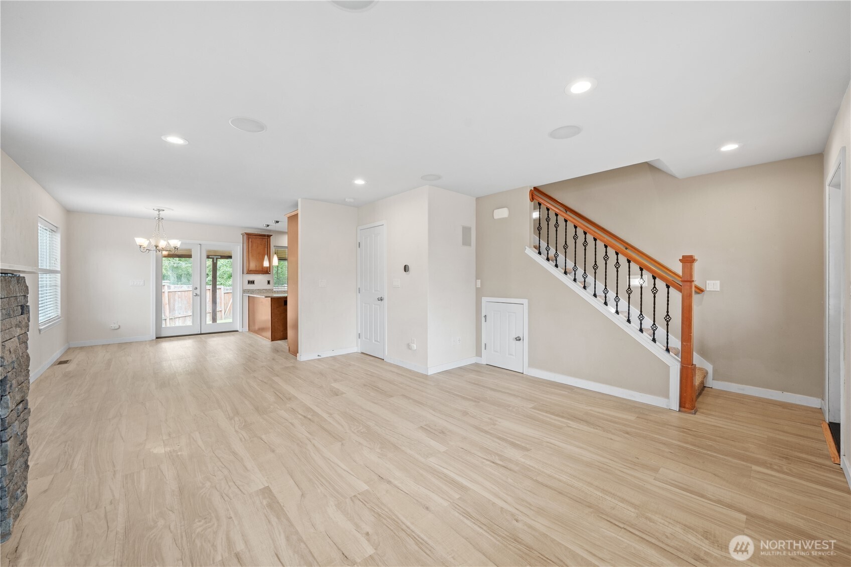 411 Rudnick Court NW
