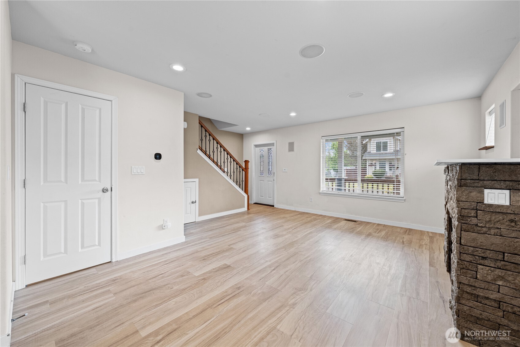 411 Rudnick Court NW