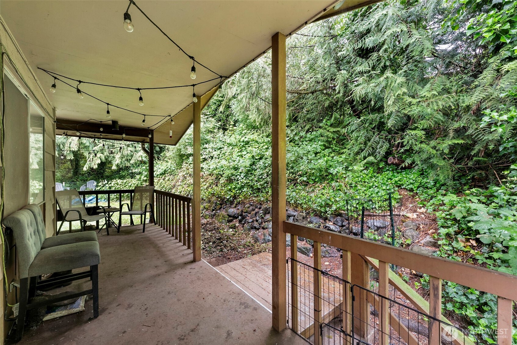 1422 Colchester Dr SE