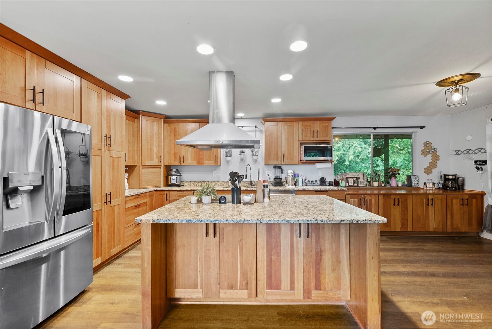 1422 Colchester Dr SE