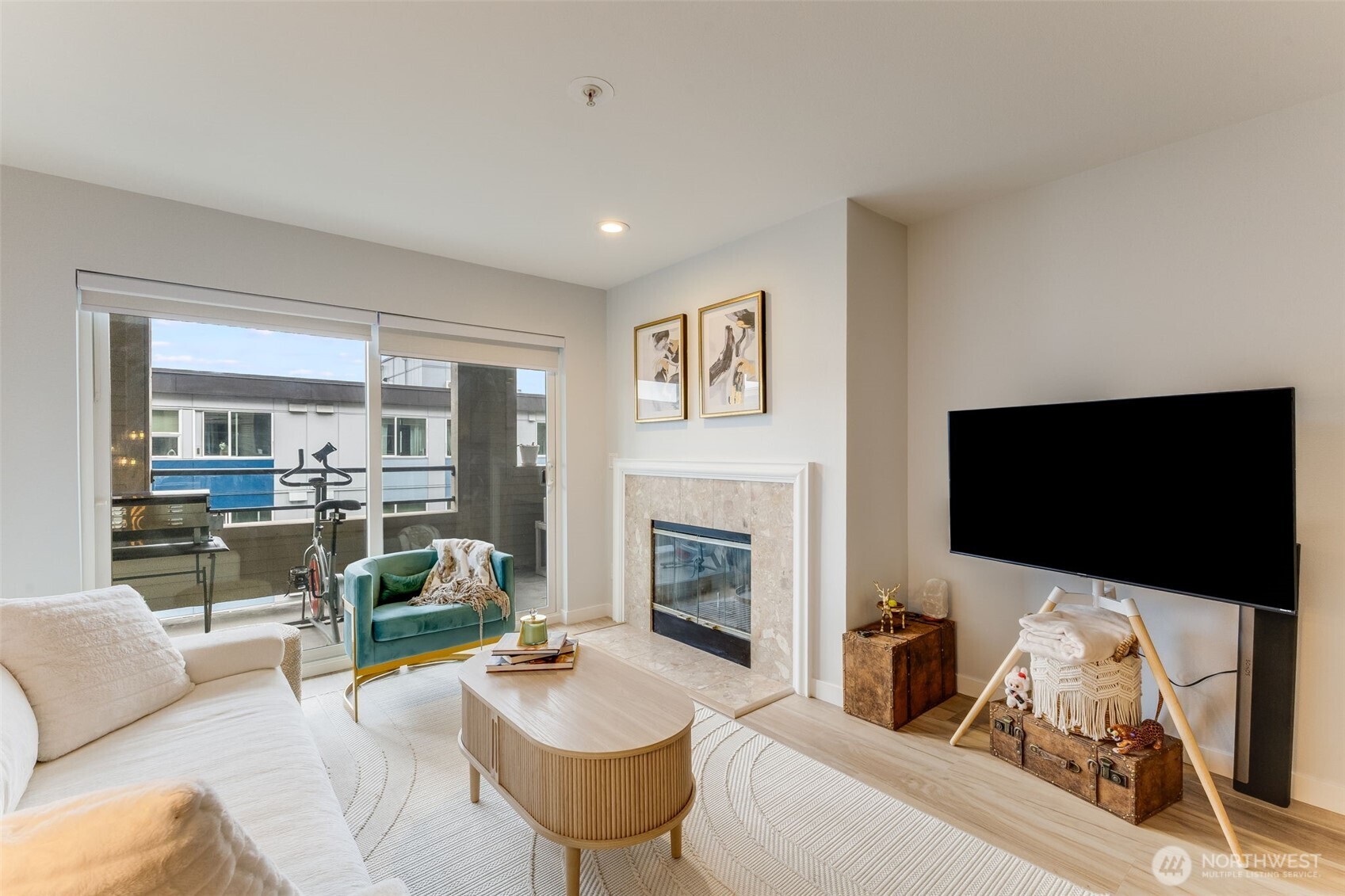 1504 Aurora Avenue N Unit: 110