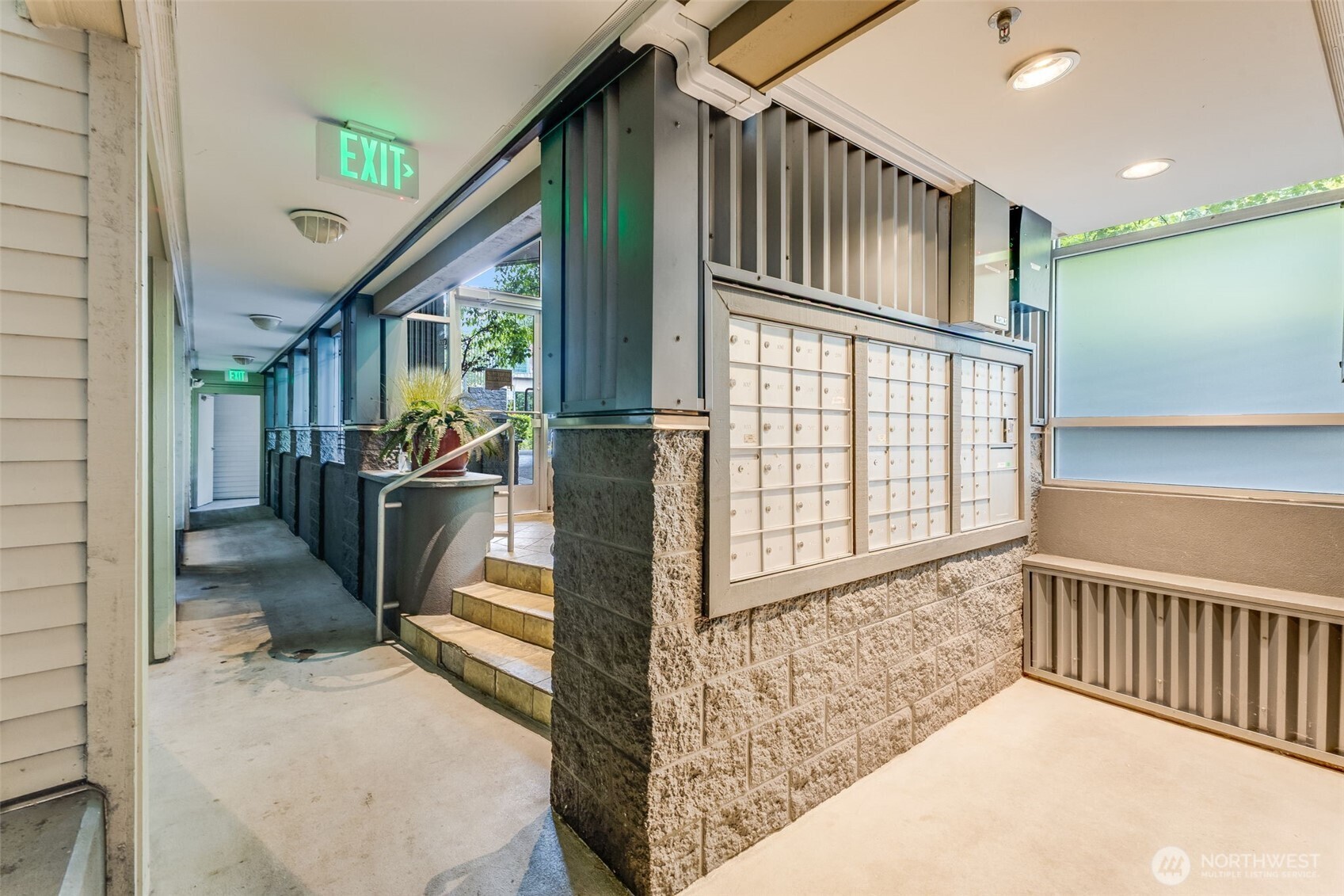 1504 Aurora Avenue N Unit: 110
