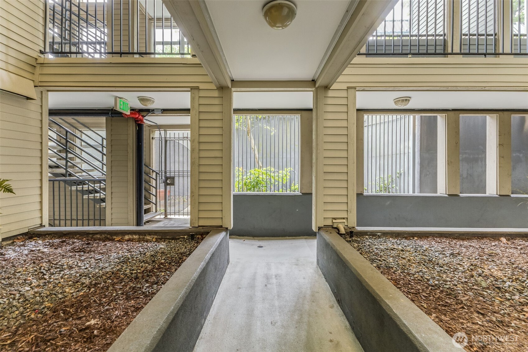 1504 Aurora Avenue N Unit: 110