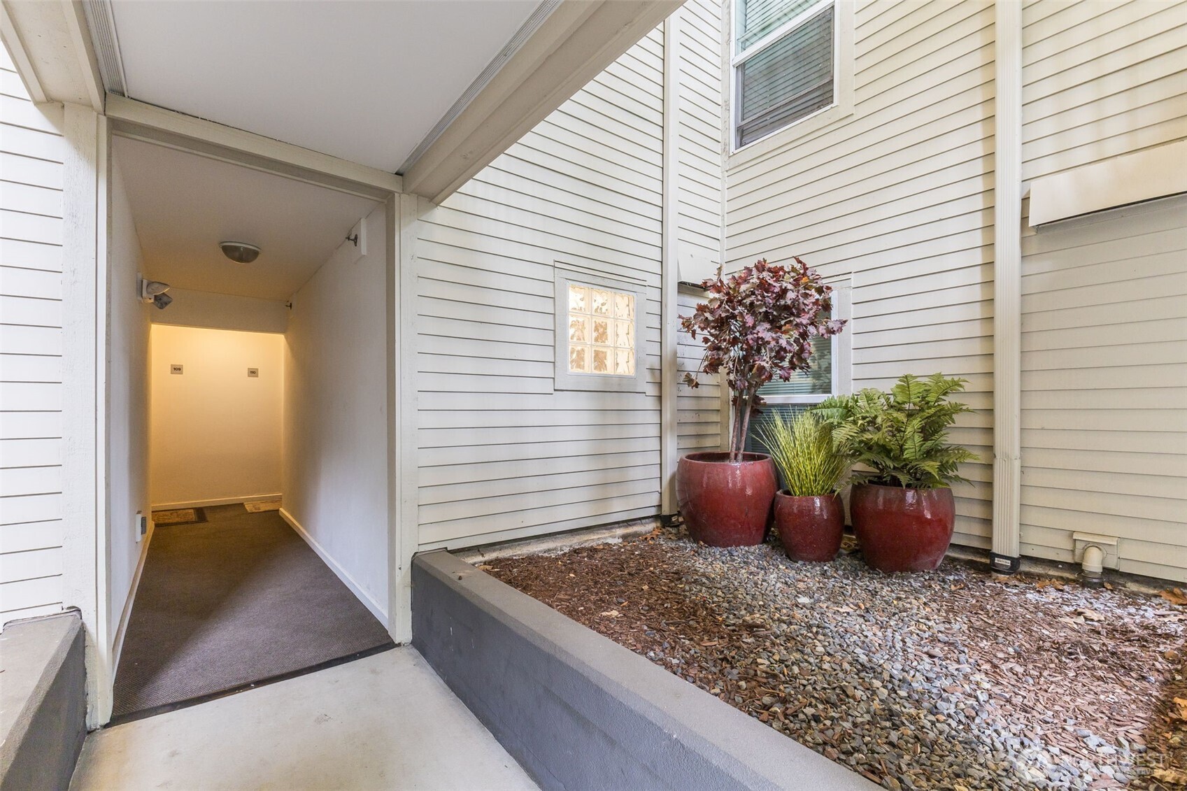1504 Aurora Avenue N Unit: 110