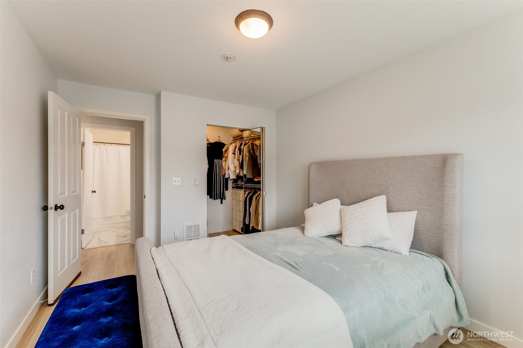 1504 Aurora Avenue N Unit: 110