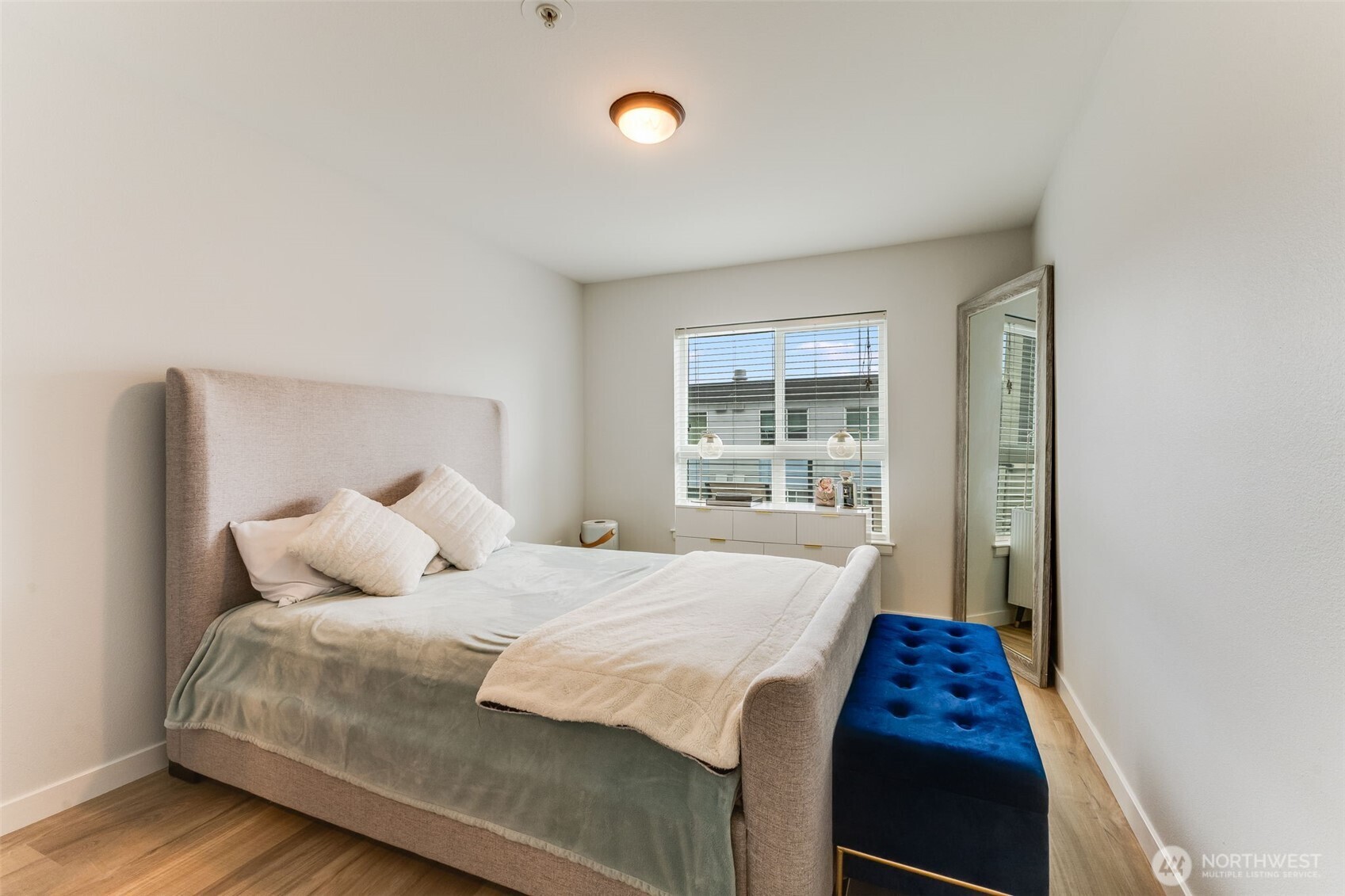 1504 Aurora Avenue N Unit: 110