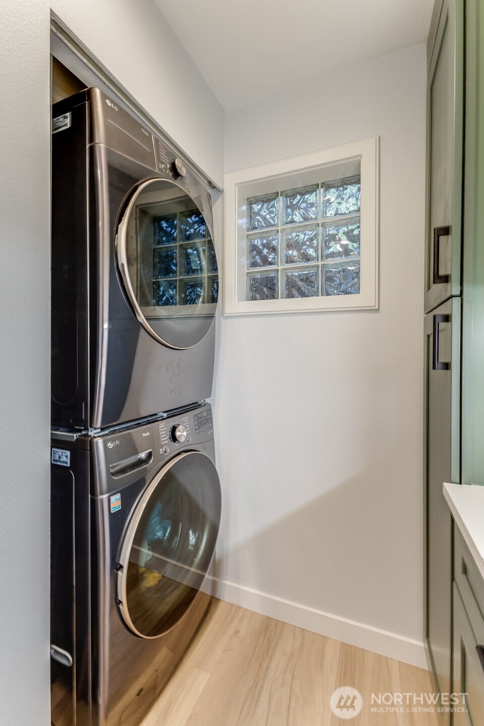 1504 Aurora Avenue N Unit: 110