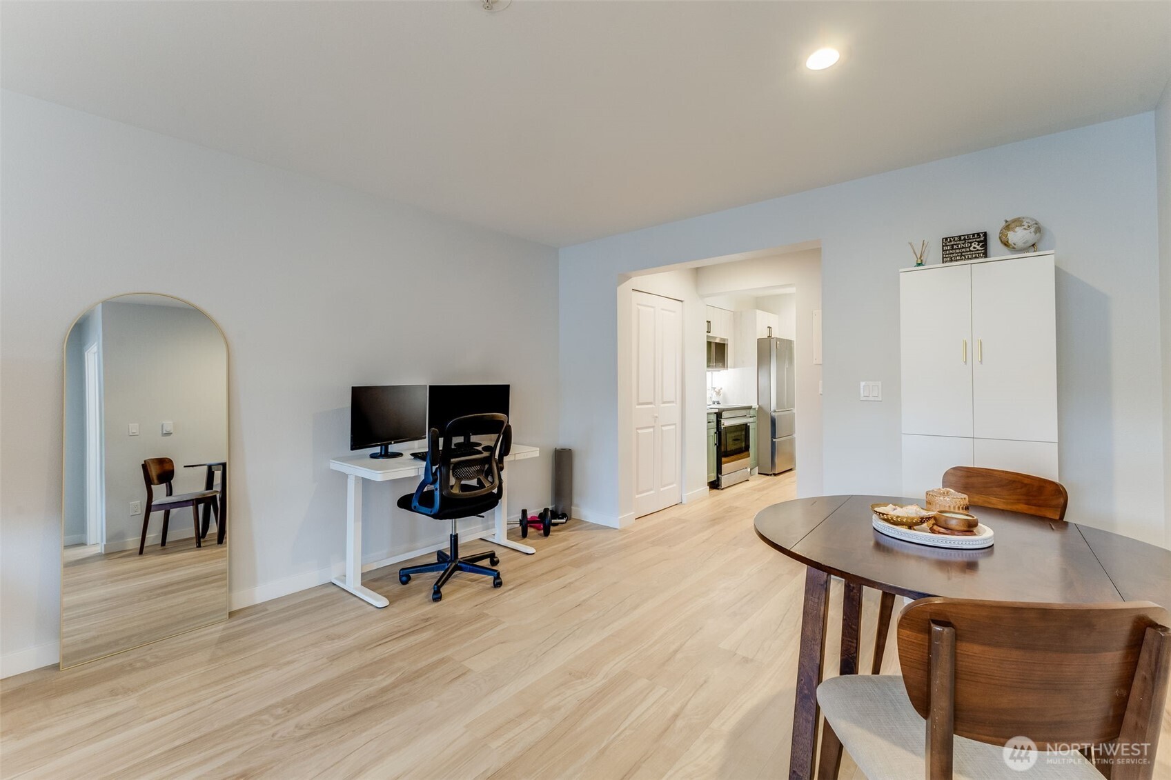 1504 Aurora Avenue N Unit: 110