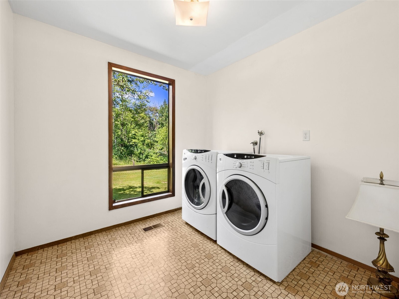 10410 260th Street E