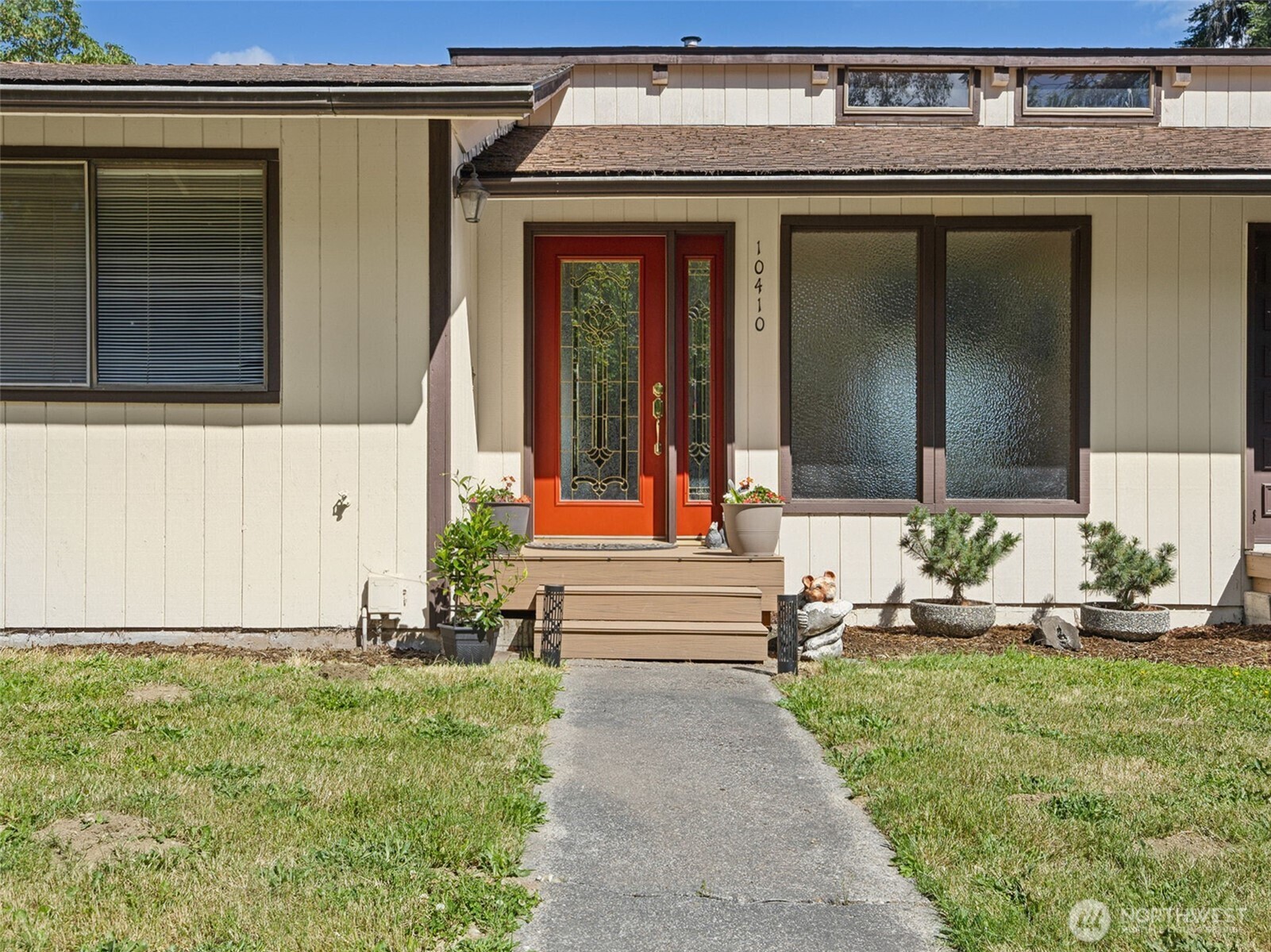 10410 260th Street E