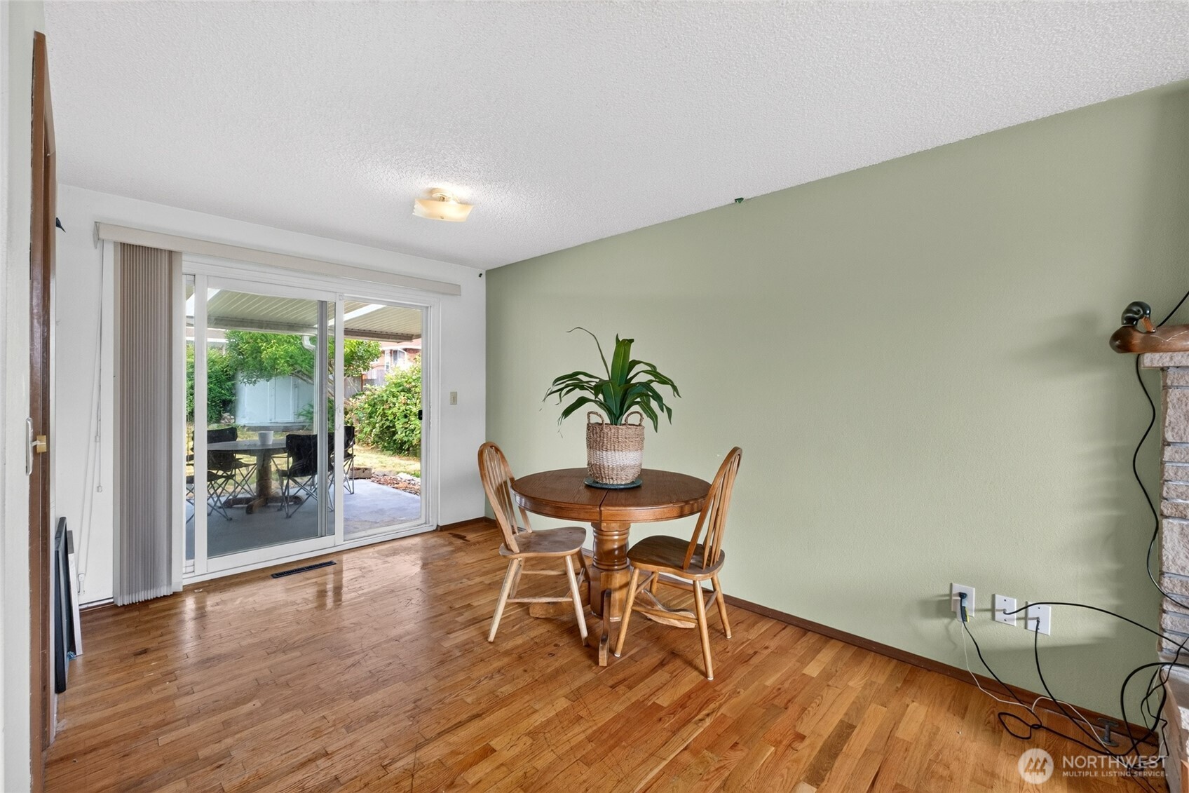 1420 N Woodlawn