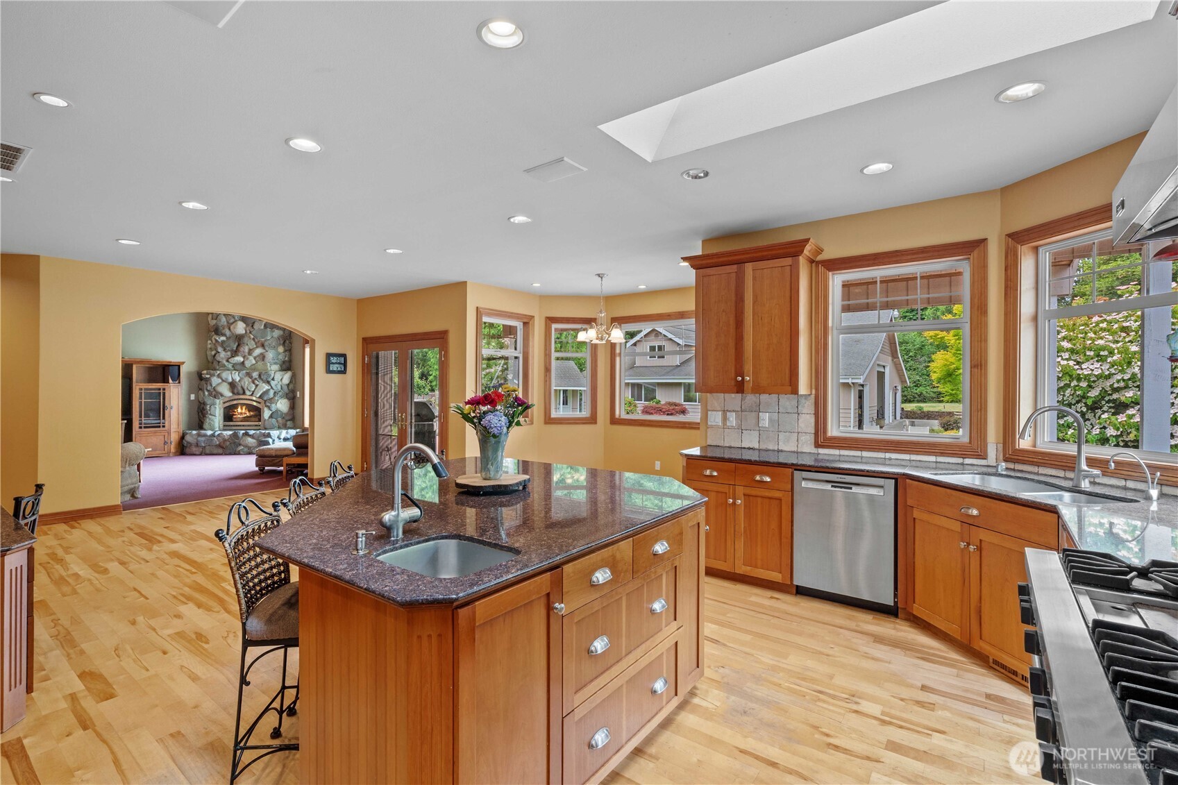 2110 43rd Street SE