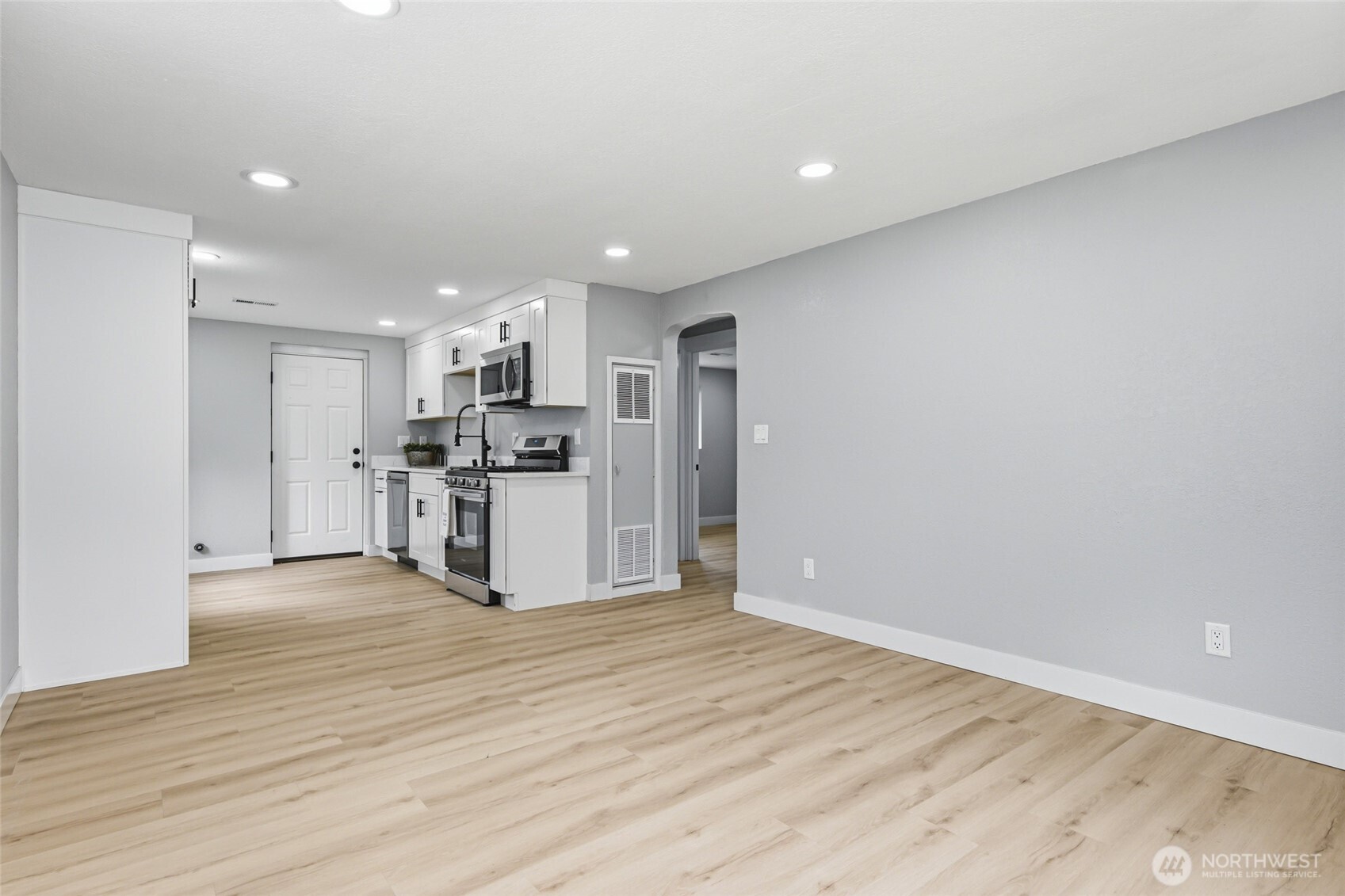 14402 Washington Avenue SW Unit: 4