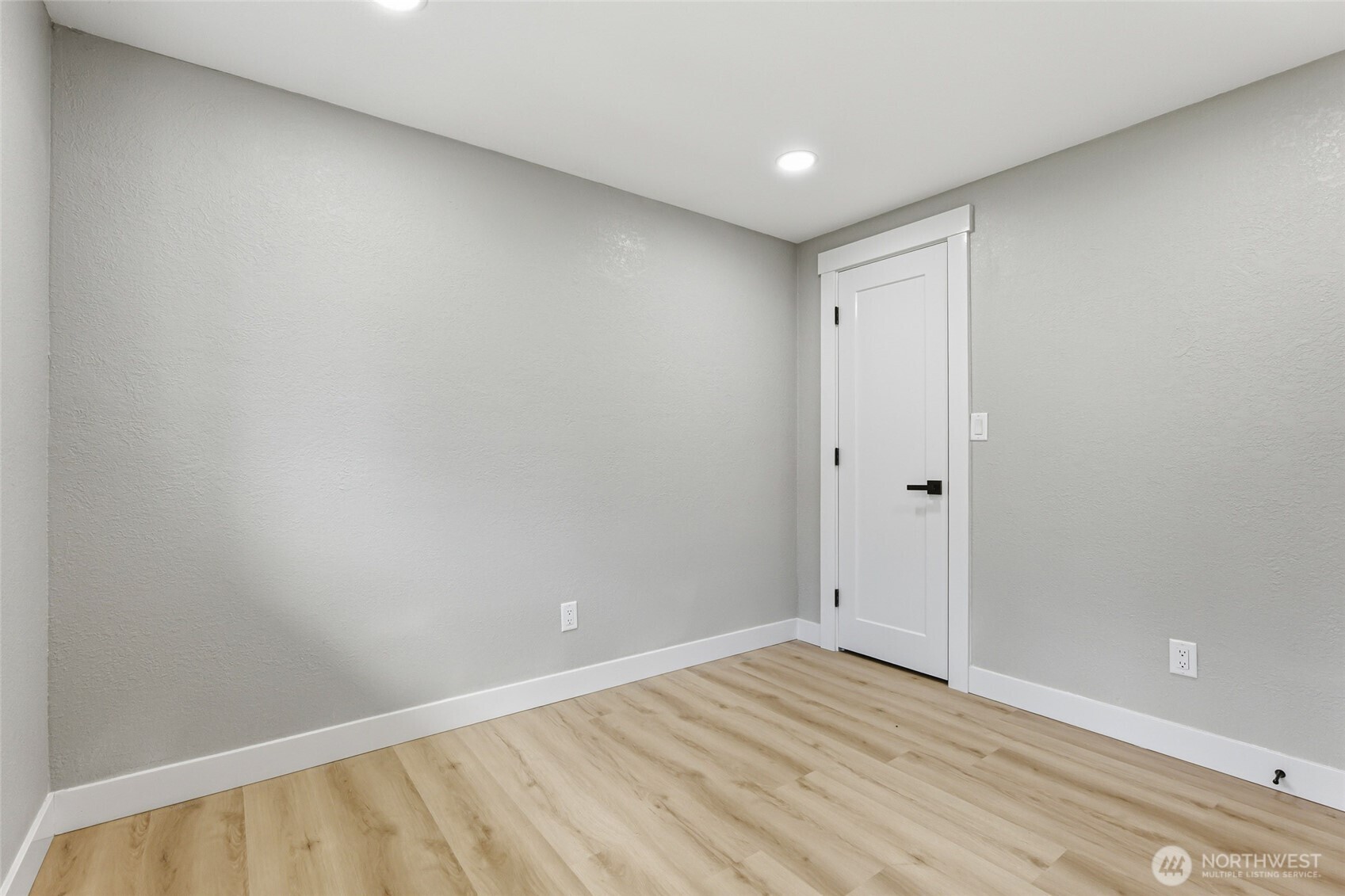 14402 Washington Avenue SW Unit: 4
