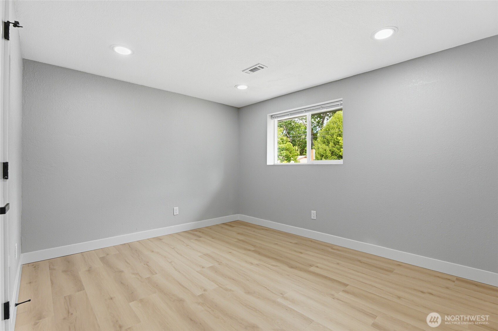 14402 Washington Avenue SW Unit: 4
