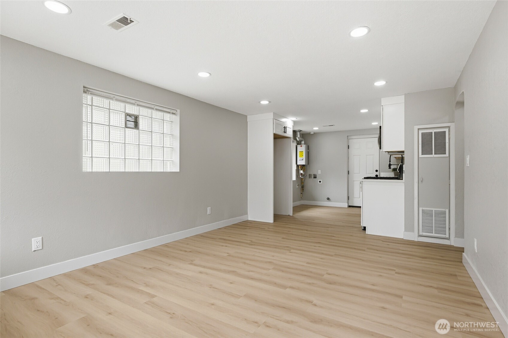 14402 Washington Avenue SW Unit: 4