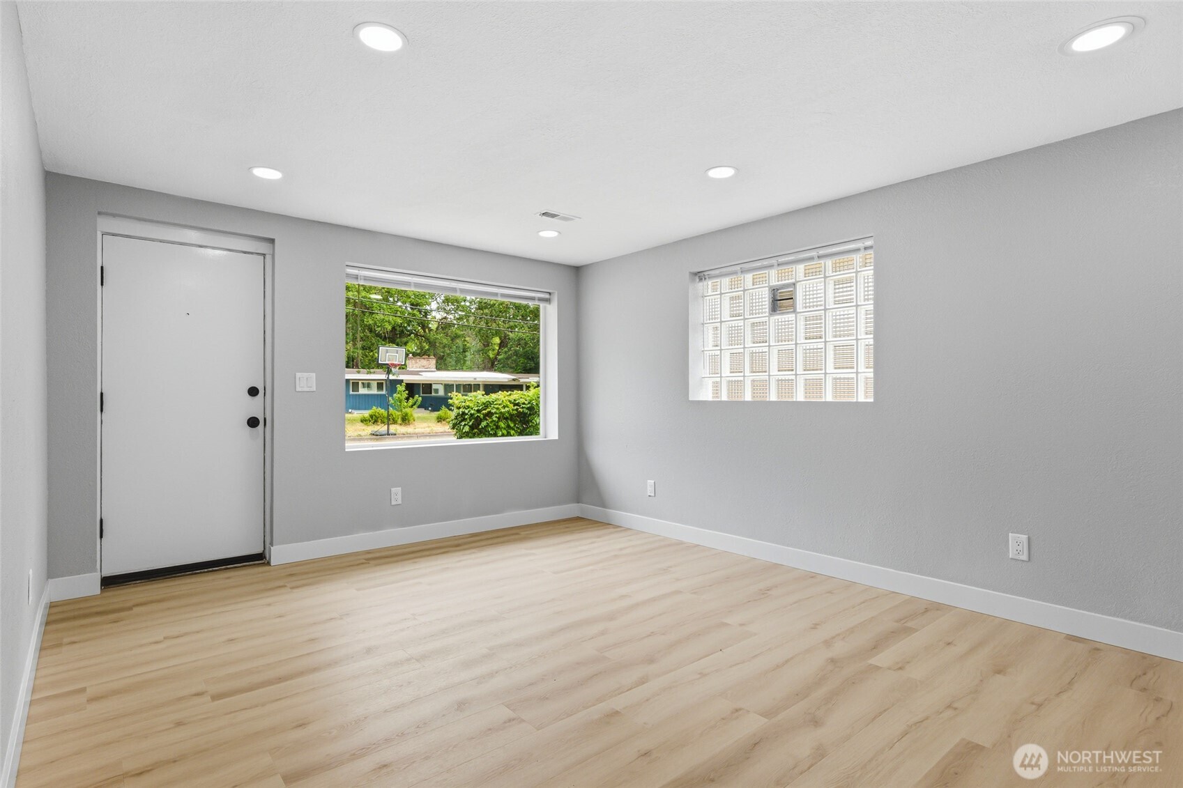 14402 Washington Avenue SW Unit: 4