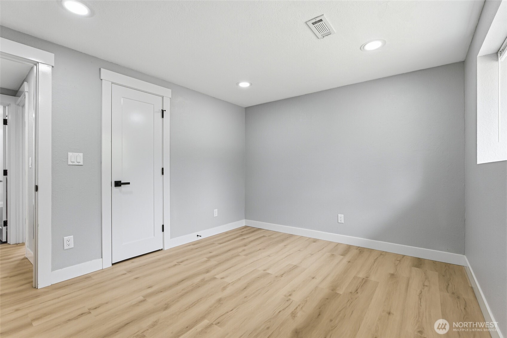 14402 Washington Avenue SW Unit: 4