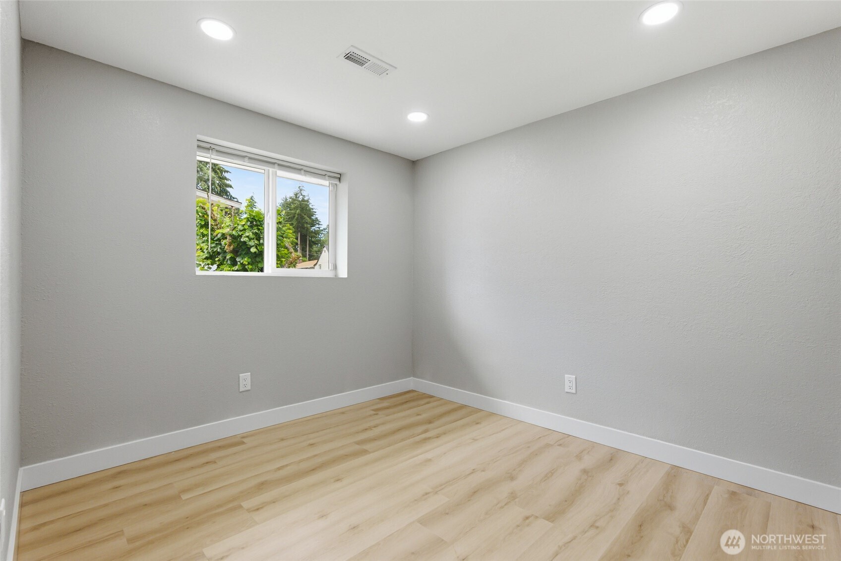 14402 Washington Avenue SW Unit: 4