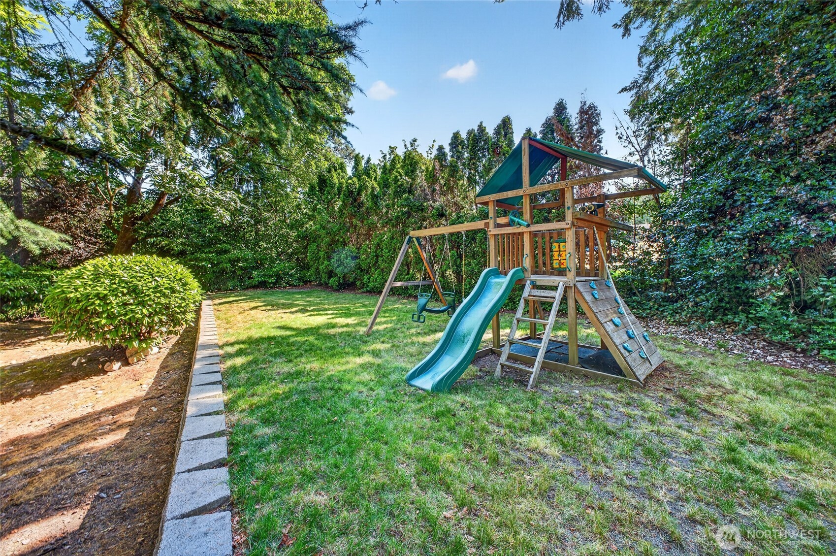 17438 6th Avenue SW