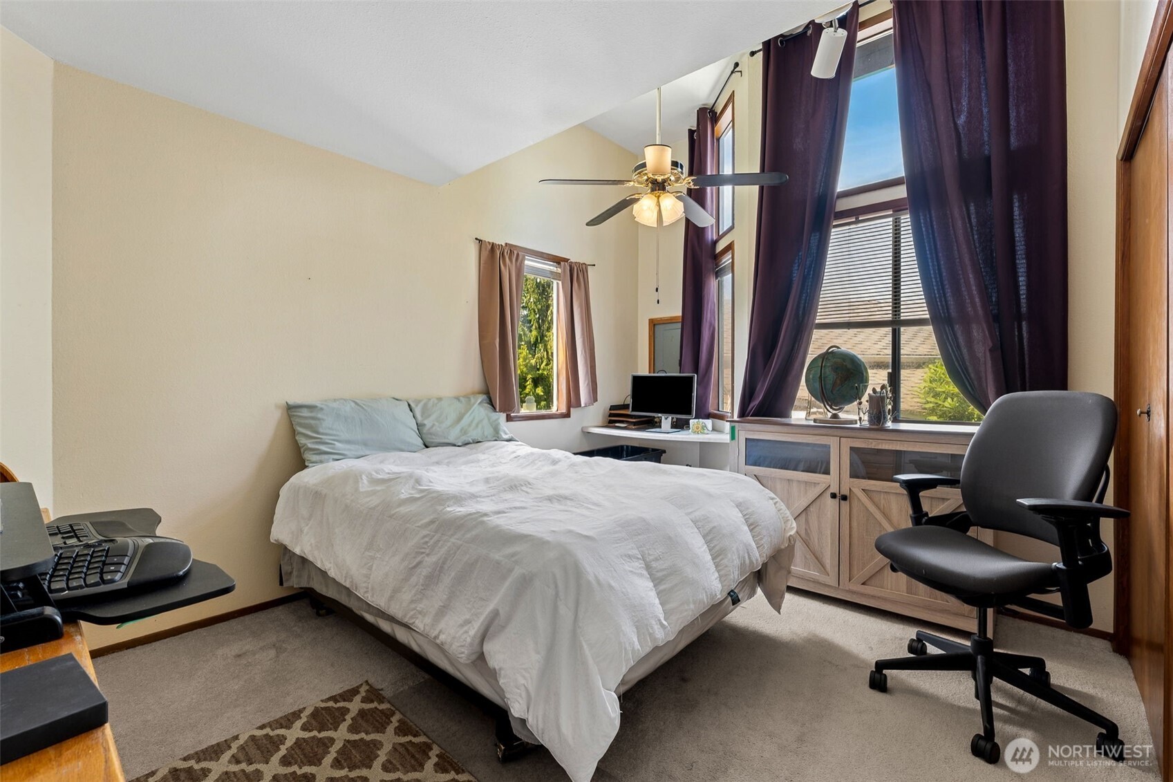 2407 SE 8th Place