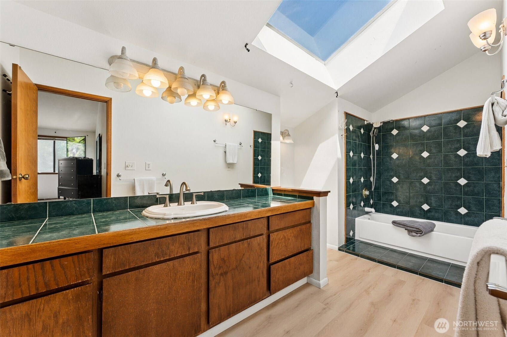 2407 SE 8th Place