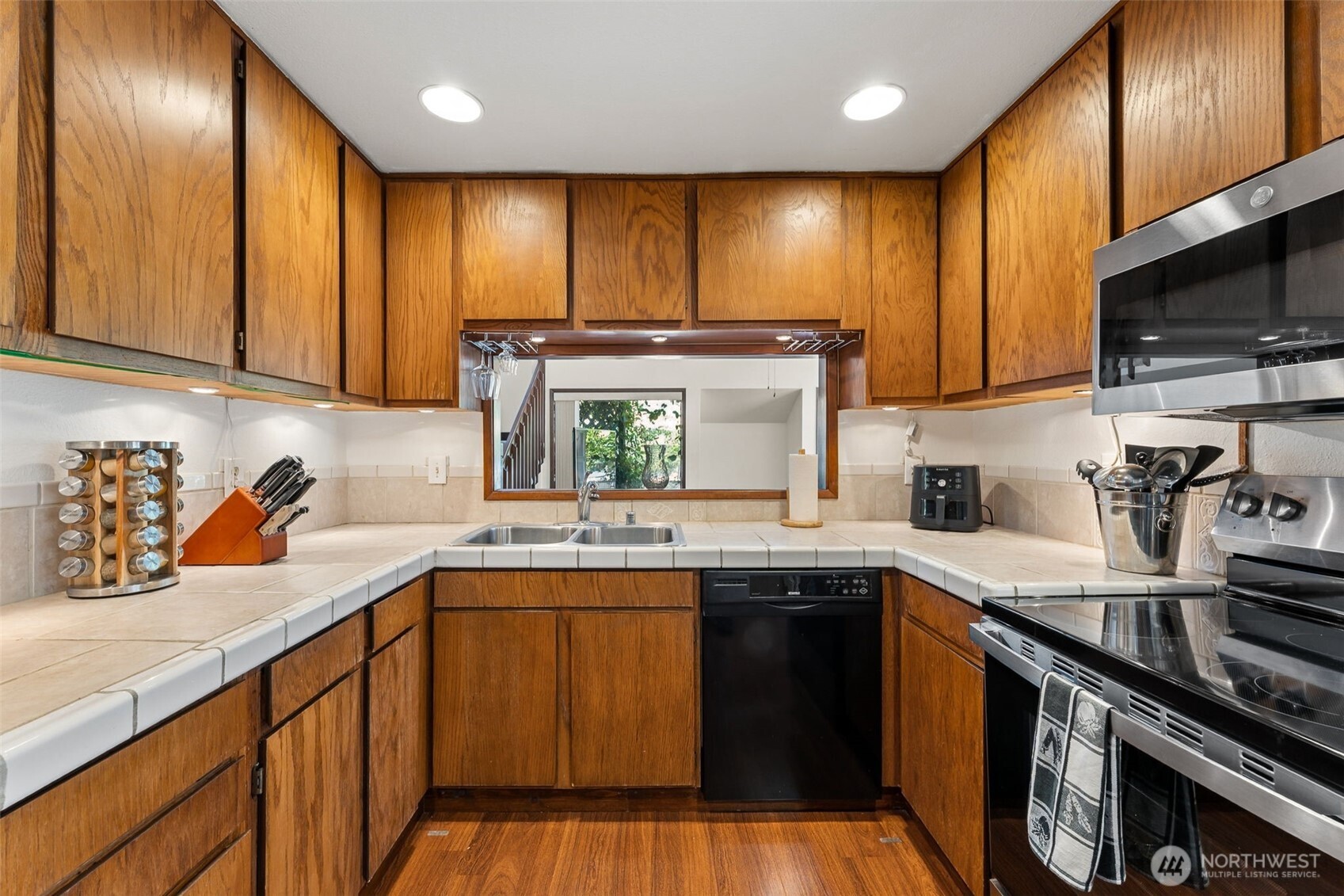 2407 SE 8th Place